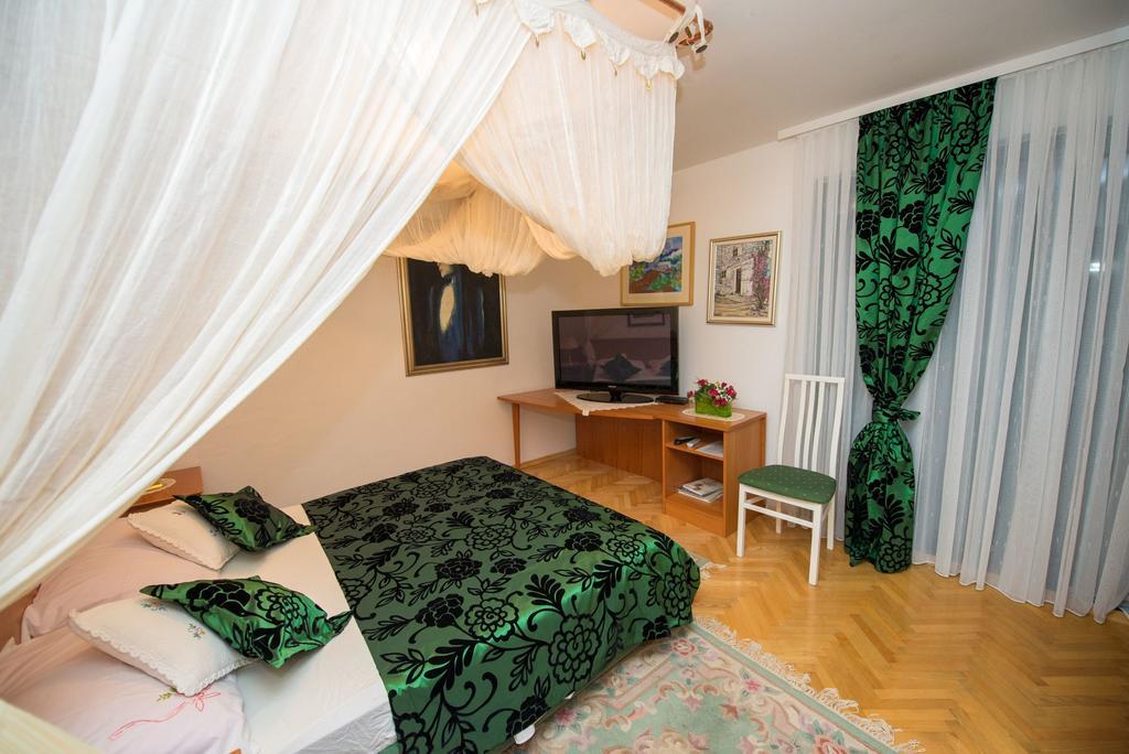 Apartments Marija Near Center Водице Экстерьер фото